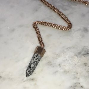 Kendra Scott necklace